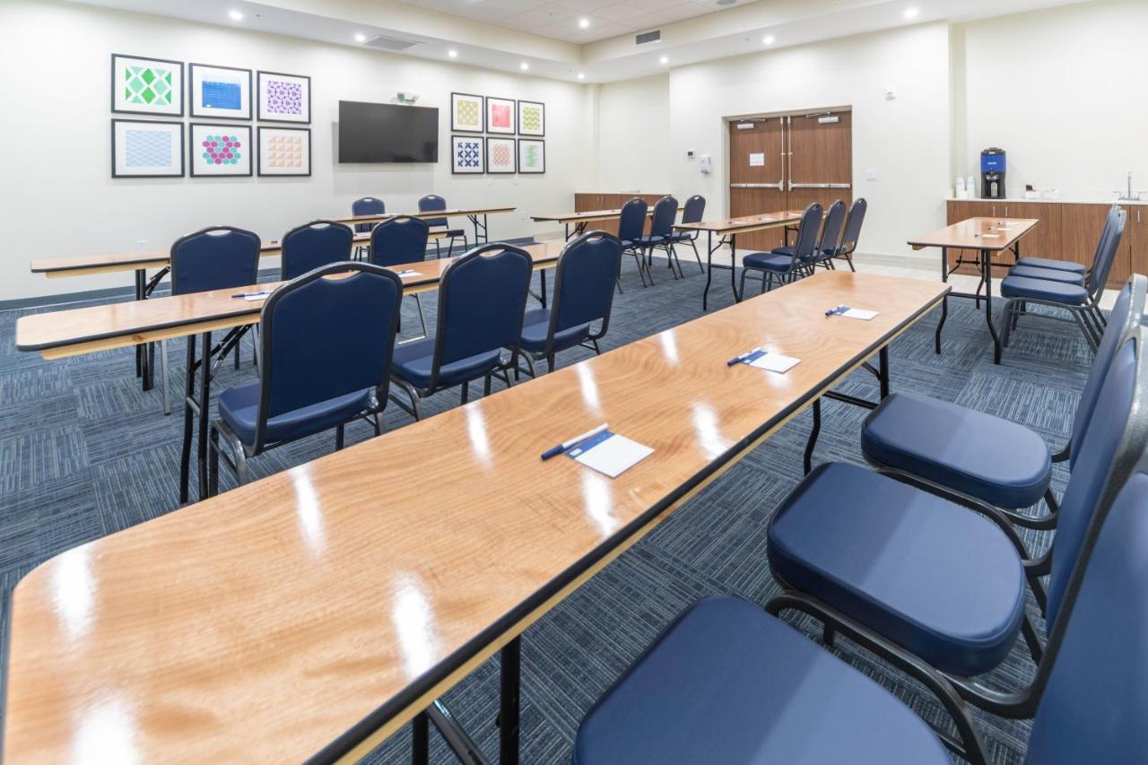 Holiday Inn Express & Suites - Fort Myers Airport By Ihg מראה חיצוני תמונה