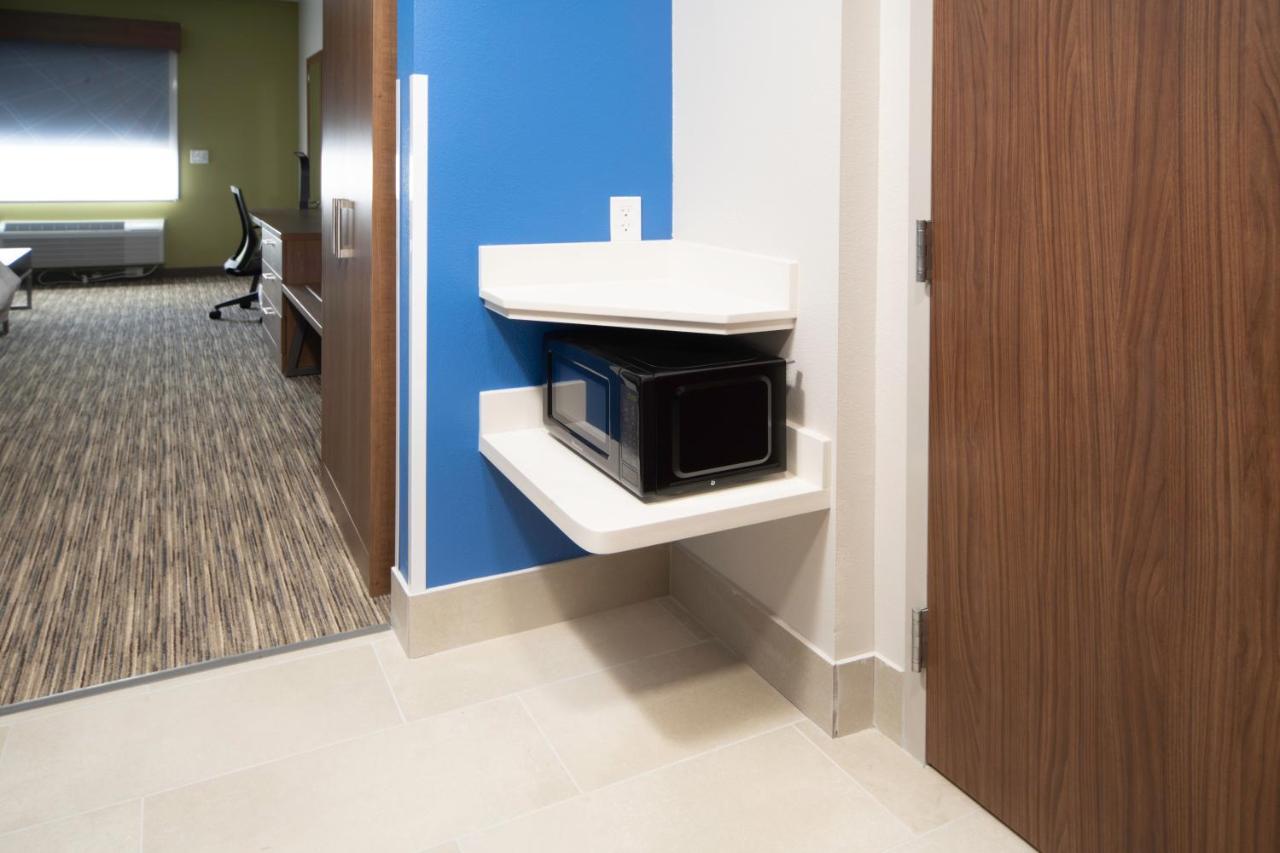 Holiday Inn Express & Suites - Fort Myers Airport By Ihg מראה חיצוני תמונה