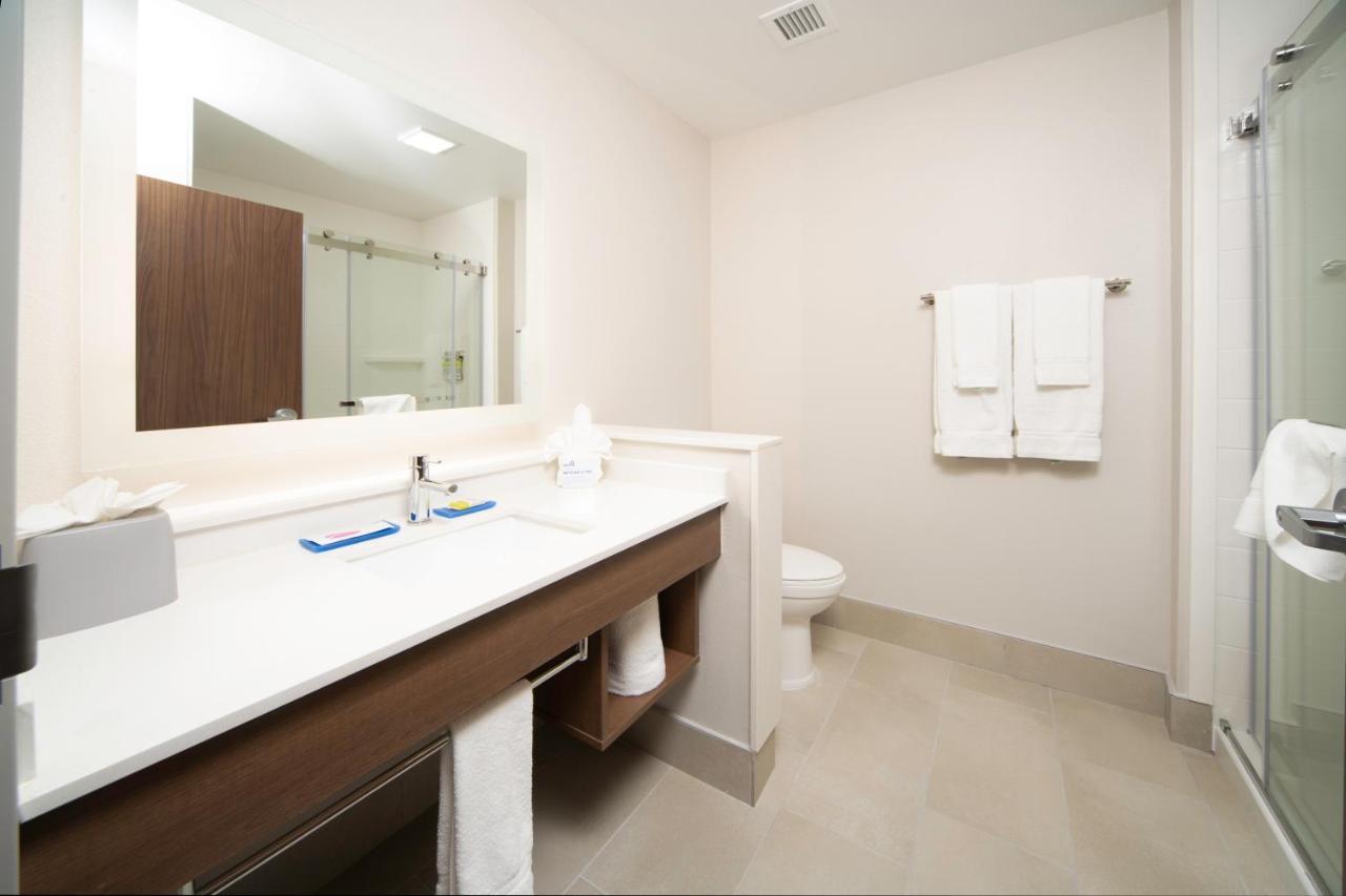 Holiday Inn Express & Suites - Fort Myers Airport By Ihg מראה חיצוני תמונה