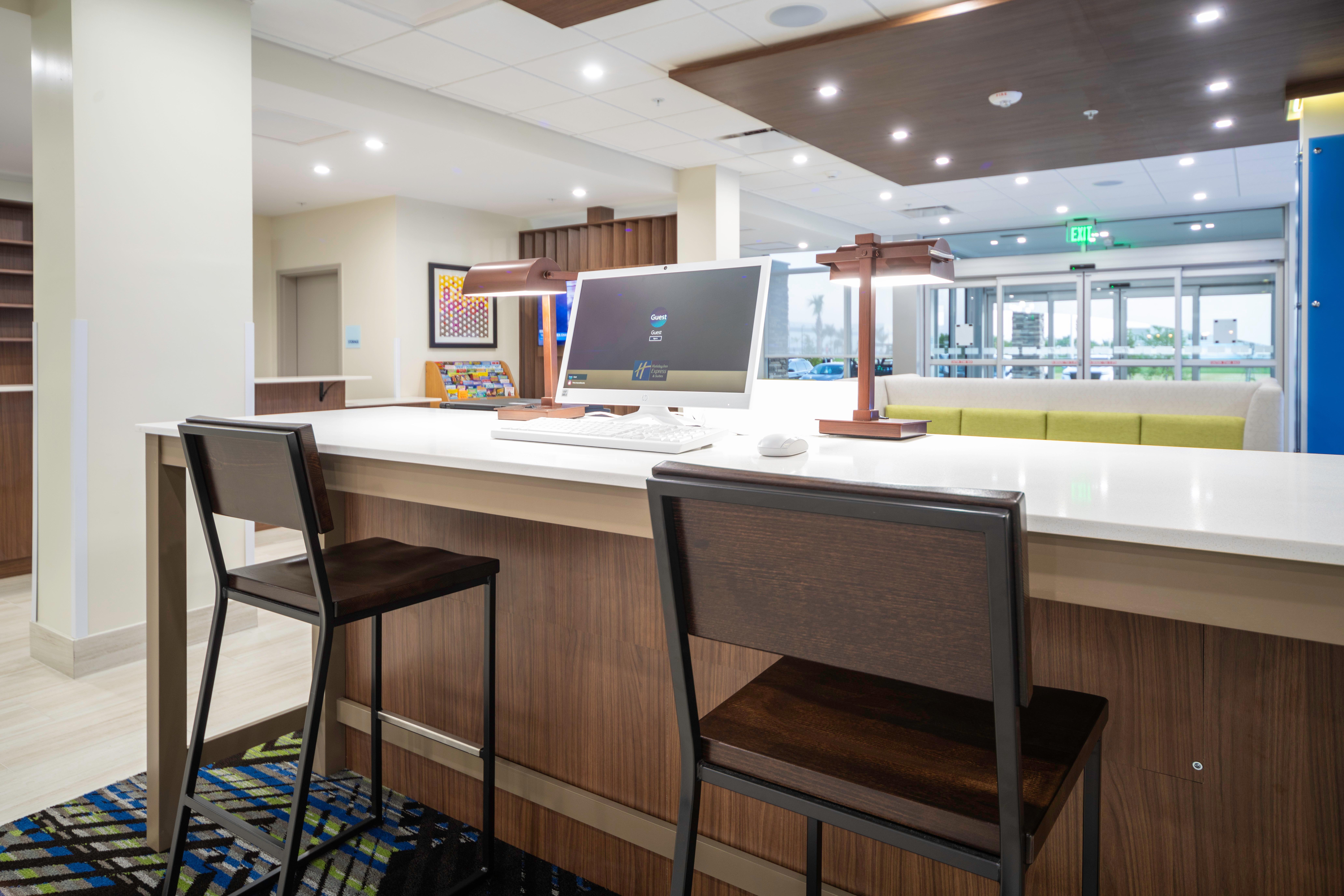 Holiday Inn Express & Suites - Fort Myers Airport By Ihg מראה חיצוני תמונה